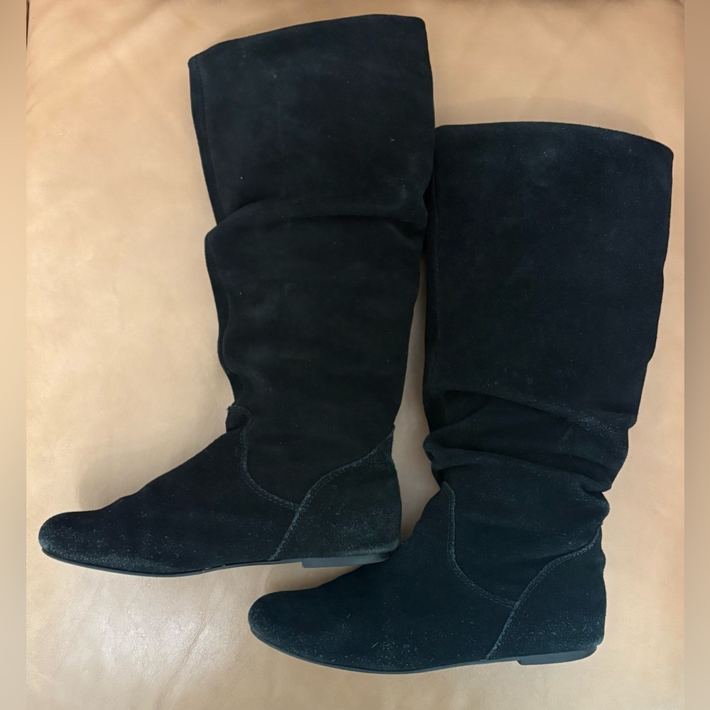 Steve Madden Tianna Suede Leather Slip On Slouch Boots
Color: Black * Size 6.5